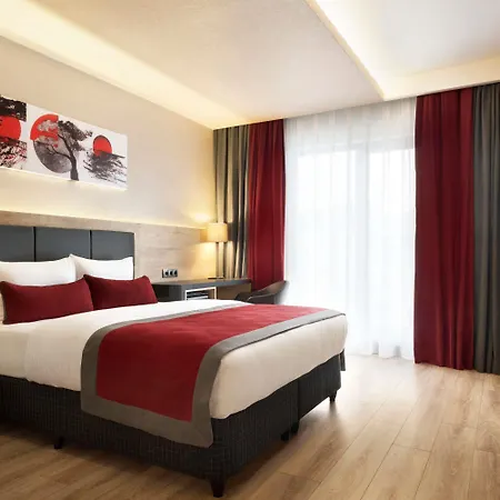 Ramada Encore By Wyndham Отель