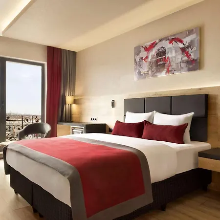 Отель Ramada Encore By Wyndham 3*