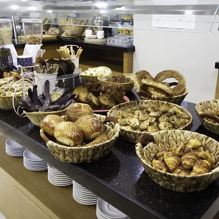 Hotel Ramada Encore By Wyndham 3*