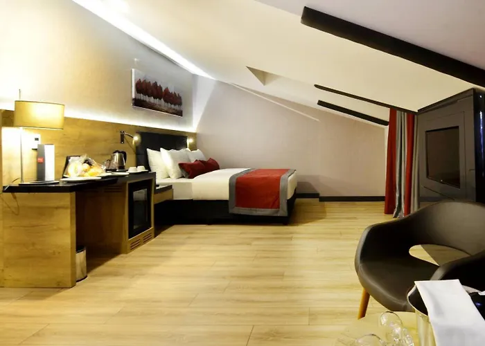 Отель Ramada Encore By Wyndham 3*